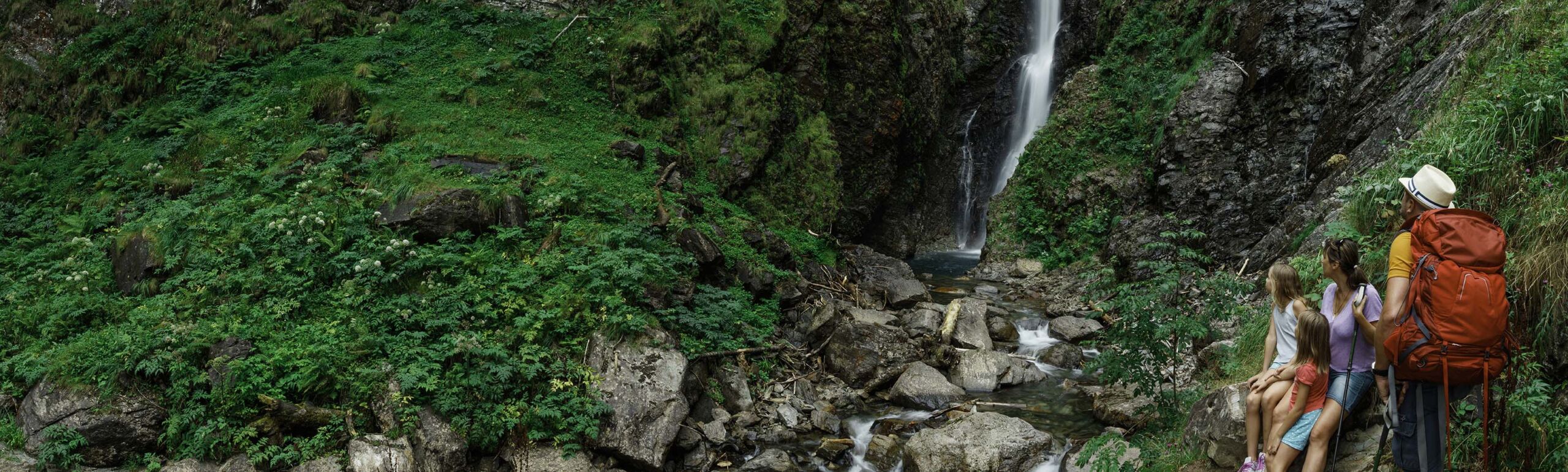 Cascade dans la vallée du Lys