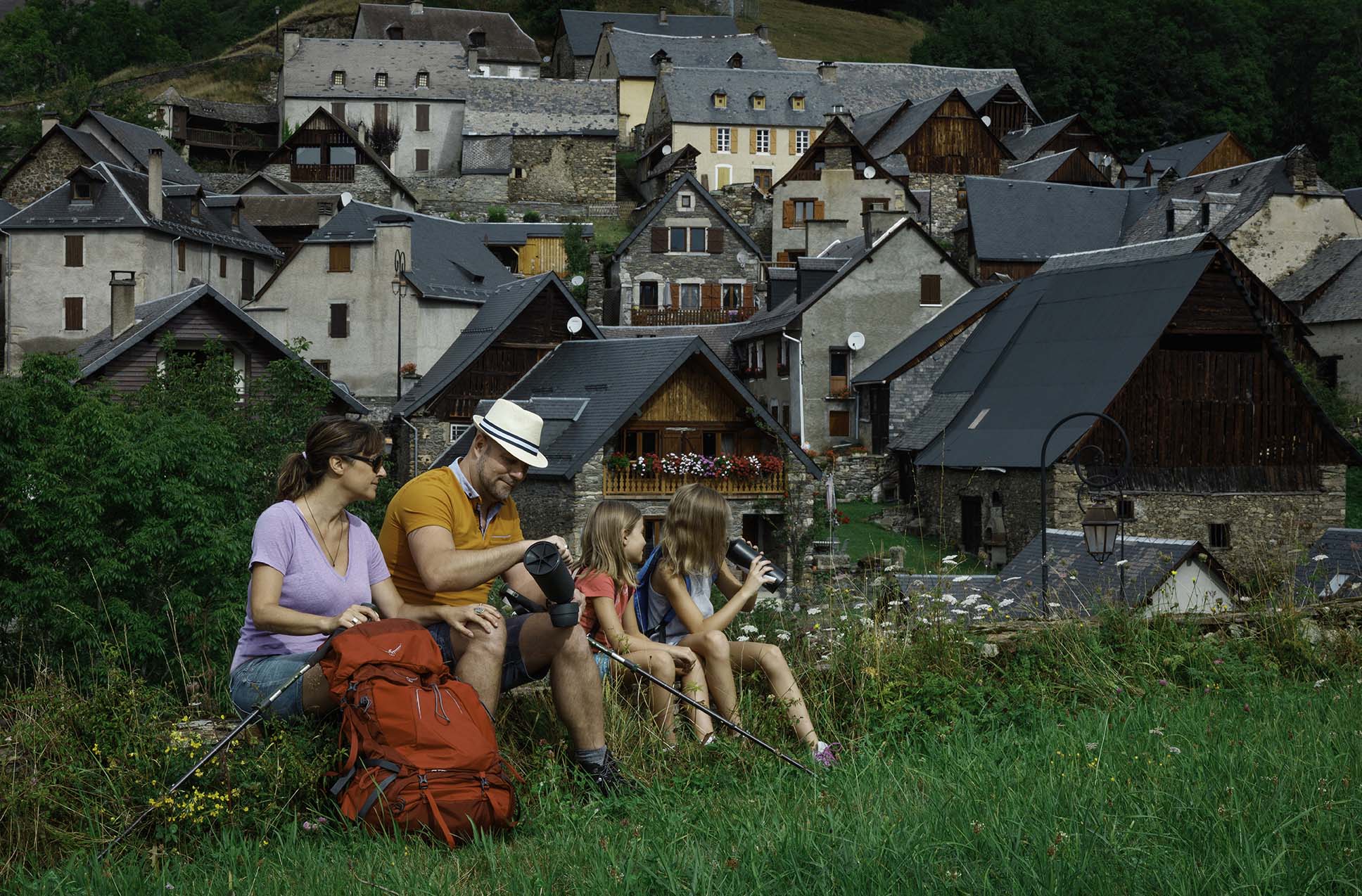 Village de Cires en vallée d'Oueil