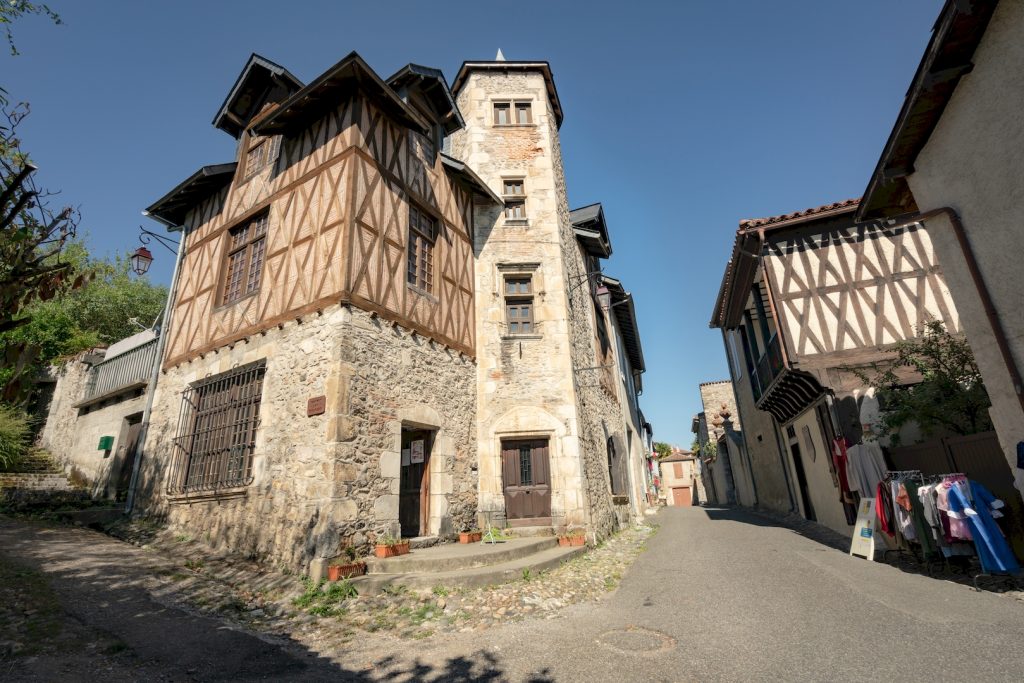 Saint-bertrand-de-comminges village