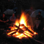 camping-pyrenees-emotions-malvezie-feu