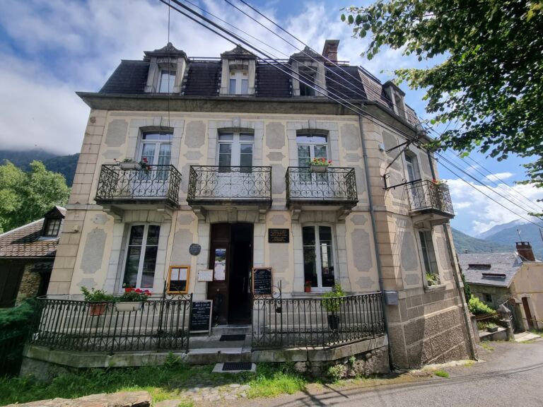 restaurant-auberge-du-crabere-melles-facade