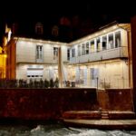 chambre-d-hote-le-41-avenue-foch-luchon-facade-nuit