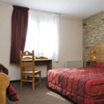 hotel-le-yeti-les-agudes-chambre-triple